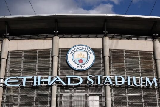 Questões fiscais do Manchester City submetidas ao HMRC depois que o clube foi considerado culpado de abuso financeiro