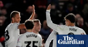 Resumo do campeonato: Soucek dobra na vitória do West Ham sobre Lincoln, de nove jogadores | Campeonato