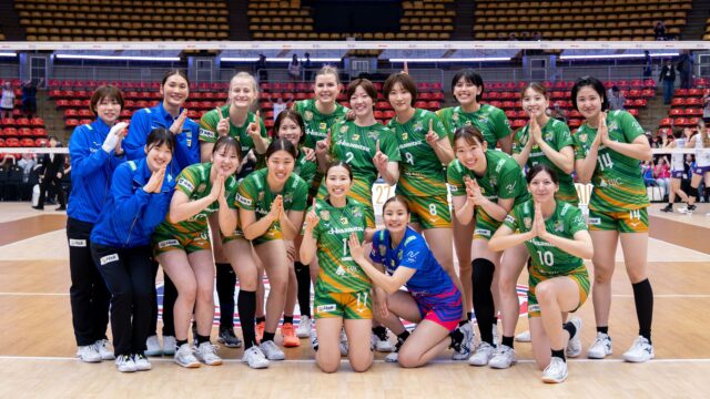 SAGA Hisamitsu Springs venceu ALEEZA AICHI na histórica partida de abertura da SV.LEAGUE League em Bangkok SAGA Hisamitsu Springs venceu ALEEZA AICHI na histórica partida de abertura da SV.LEAGUE League em Bangkok