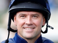 “Tive dois meses para perder duas pedras – foi uma loucura, mas não montei em um cavalo desde então”, explicou Michael Owen sobre a corrida de cavalos em Ascot em 2017.