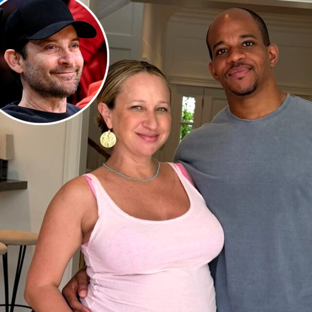 Tobey Maguire oficializa o casamento da ex Jennifer Meyer e Geoffrey Ogunlesi Tobey Maguire oficializa o casamento da ex Jennifer Meyer e Geoffrey Ogunlesi