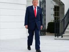Trump diz que EUA podem se juntar ao ataque saudita aos Houthis após ataque ao aeroporto de Riad Trump diz que EUA podem se juntar ao ataque saudita aos Houthis após ataque ao aeroporto de Riad