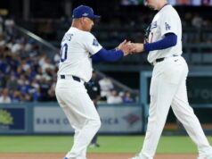 Veja como Dave Roberts explica todos os movimentos dos Dodgers no backfield Veja como Dave Roberts explica todos os movimentos dos Dodgers no backfield
