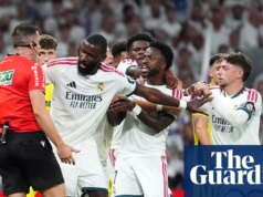 Vinicius Junior, do Real Madrid, expulso por puxão de cabelo na vitória sobre o Villarreal | Liga