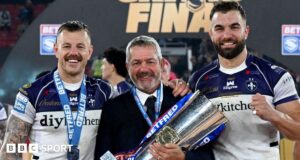 Wakefield: ‘Uma história incrível’ – como um clube azarão alcançou a glória da Super League Wakefield: 'Uma história incrível' - como um clube azarão alcançou a glória da Super League